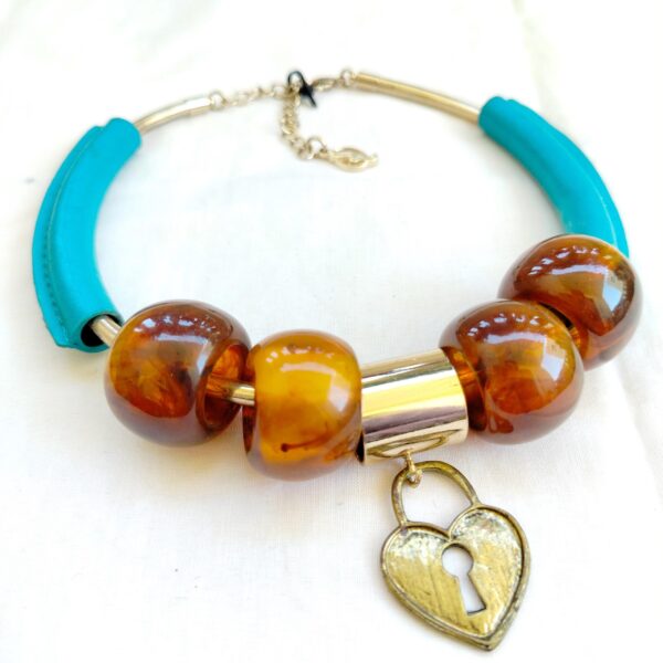 Stunning Signed Stradivarius amber tone bead heart charm chunky necklace - Image 5