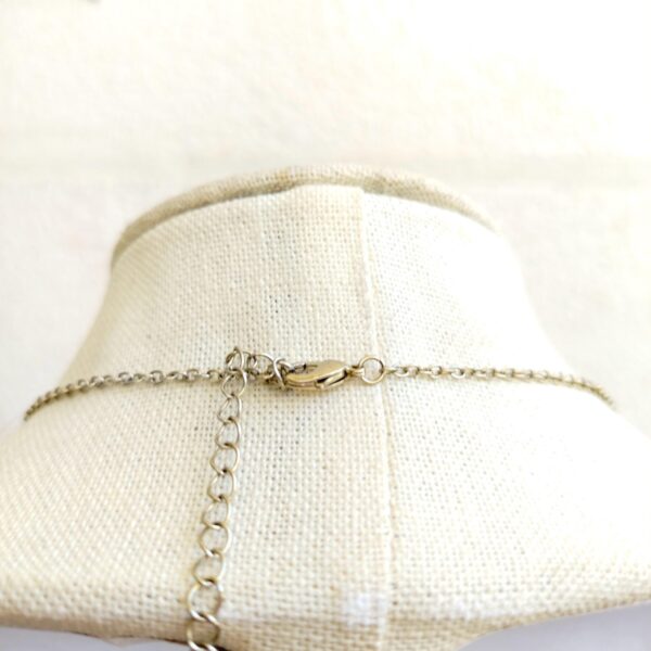Elegant multi color teardrop gem stones gold tone necklace - Image 3