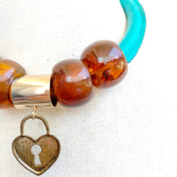 Stunning Signed Stradivarius amber tone bead heart charm chunky necklace - Image 2