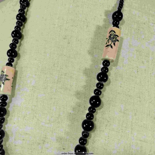 Vintage Long Beaded Necklace with Hand-Painted Bamboo Accents – Black & Beige - Image 4