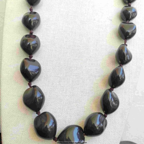 Glossy Brown Heart Bead Necklace - Image 3