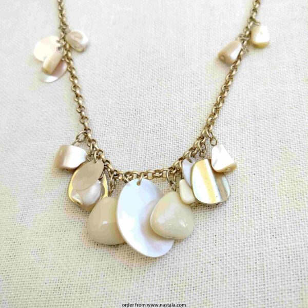 Vintage Mother of Pearl Shell Dangle Necklace on Gold-Tone Chain - Image 4