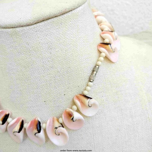 Natural Pink Shell Swirl Bead Choker Necklace - Image 2