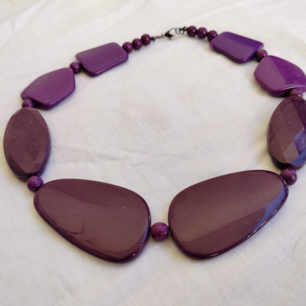Bold Purple Geometric Beaded Necklace - Image 3