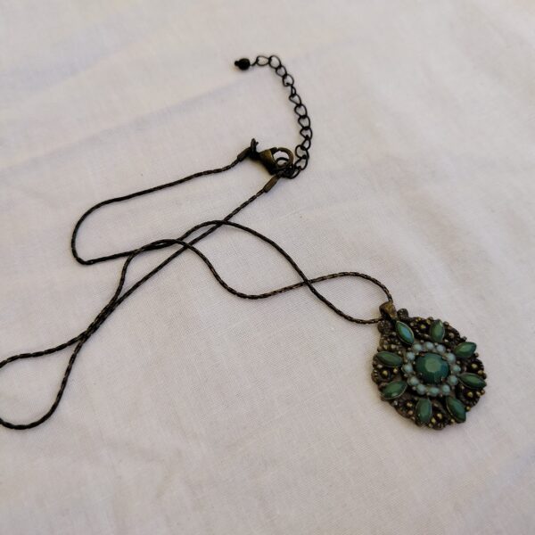 Vintage Floral Boho Pendant Necklace - Image 3
