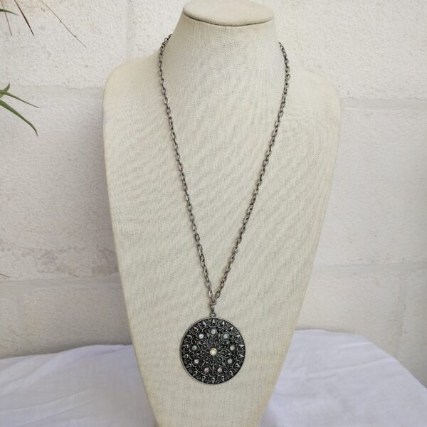Antique-Style Mandala Pendant Necklace - Image 2