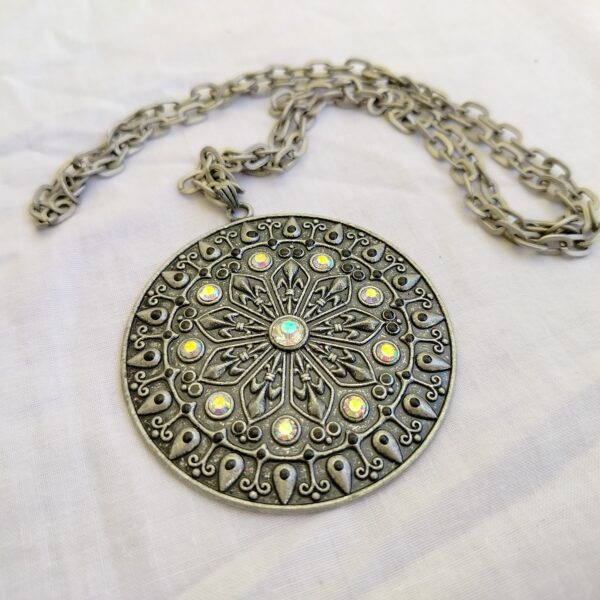 Antique-Style Mandala Pendant Necklace - Image 3
