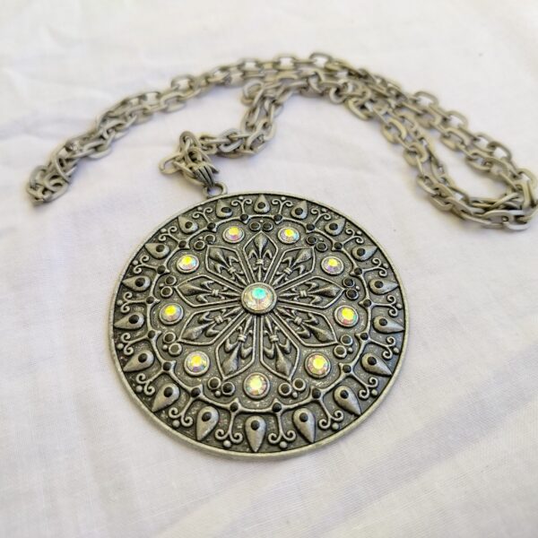 Antique-Style Mandala Pendant Necklace - Image 3