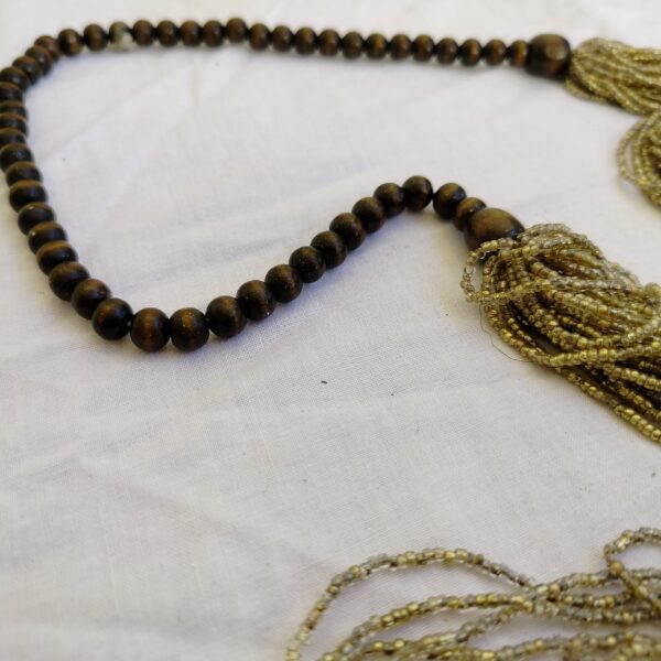 Elegant Beaded Necklace with Wooden and Metallic Beads - Image 3