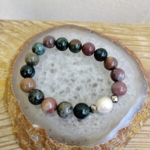 Bracelet with natural agate and one pearl stones