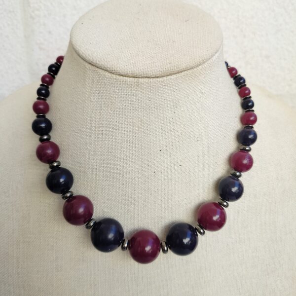 Elegant Two-Tone Beaded Necklace