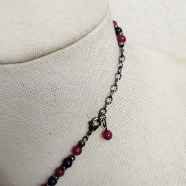 Elegant Two-Tone Beaded Necklace - Image 3