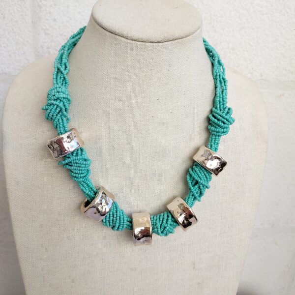 Hanade blue beads necklace
