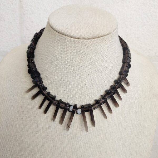Glass beads necklace