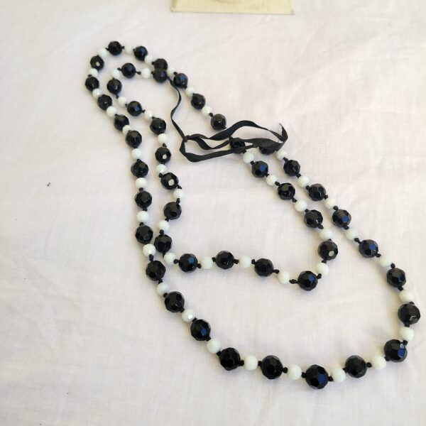 Retro Vintage 80s Black Clear Faceted Sphere Ball Two Tone Long Lightweight Monochrome Beaded Necklace - Image 3