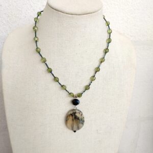 pendant necklace