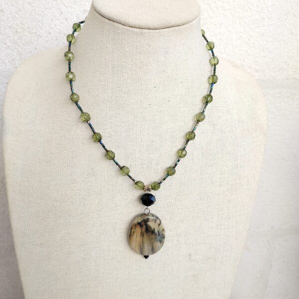 pendant necklace
