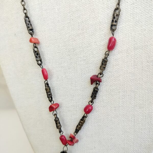 Coral Beaded Necklace with Tassel - قلادة خرز مرجاني مع شرابة - Image 2