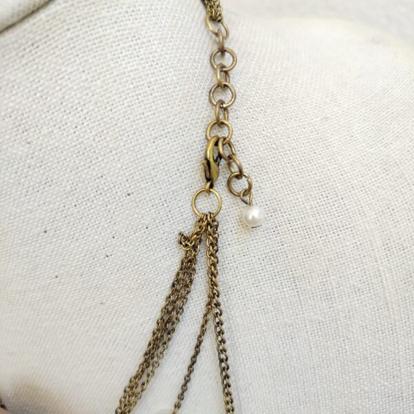 Multi-Layered Necklace with Beads and Decorative Accents - قلادة متعددة الطبقات مع خرز وزخارف - Image 5