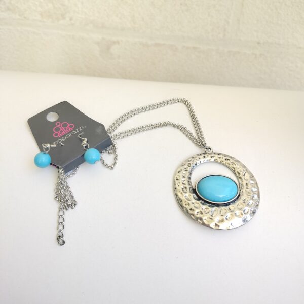 Necklace and earings set