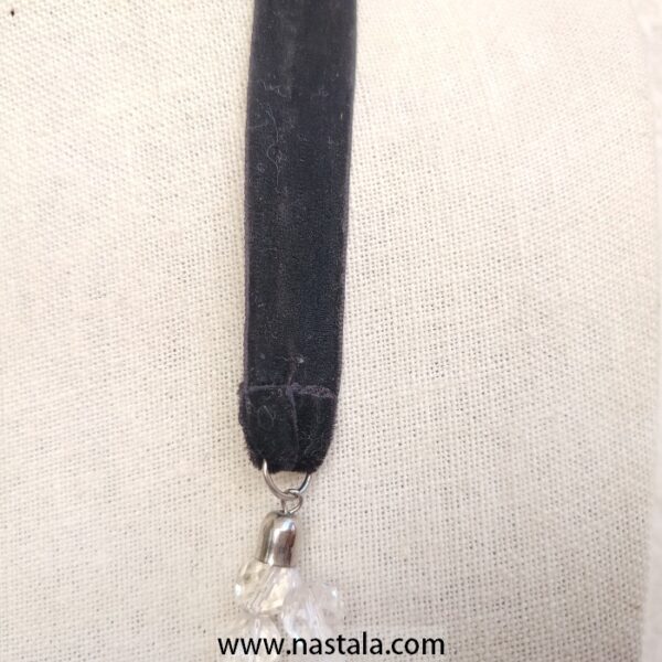 A layered necklace with black and clear beads | قلادة متعددة الطبقات مع خرز أسود وشفاف - Image 4