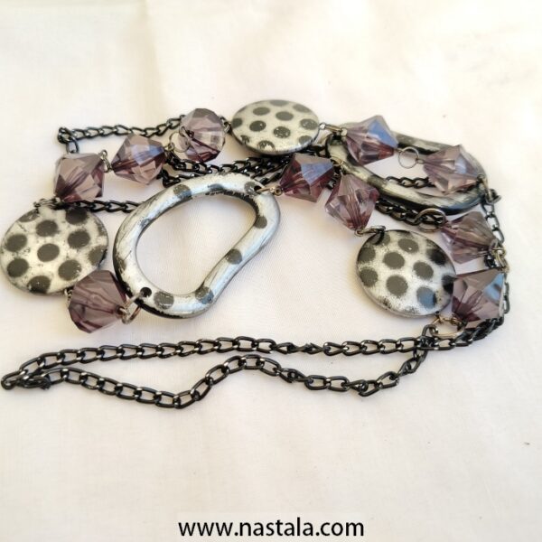 A bold necklace with spotted pendants and purple geometric beads | قلادة جريئة مع قلادات مزخرفة بنقاط وخرز هندسي بنفسجي - Image 3