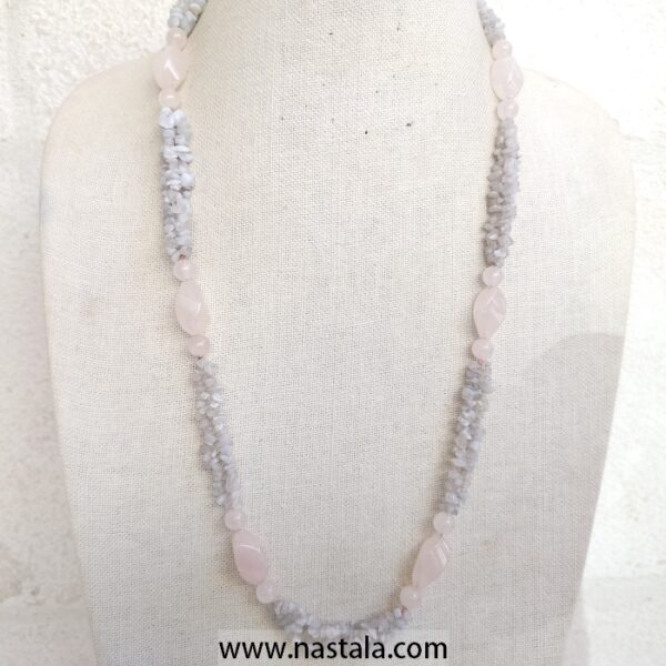 A necklace made with natural rose quartz and chip stones | قلادة مصنوعة من العقيق الوردي الطبيعي وحجارة الرقائق