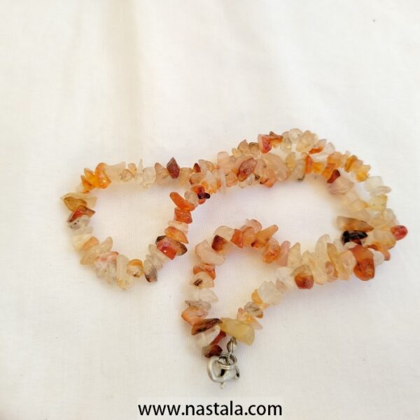 A necklace made with natural agate chip stones | قلادة مصنوعة من أحجار العقيق الطبيعي - Image 2
