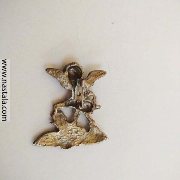 A vintage angel brooch with colorful floral details | دبوس قديم بشكل ملاك مع تفاصيل زهرية ملونة - Image 2