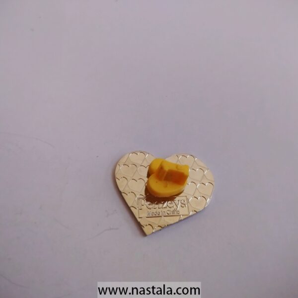A heart-shaped pin with the word "Kind" | دبوس على شكل قلب مع كلمة "Kind" - Image 2