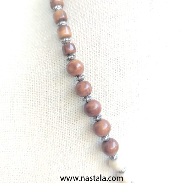 Handcrafted Kuka Wood & Bone Bead Necklace – قلادة مصنوعة يدويًا من خشب كوكا والعظم - Image 4