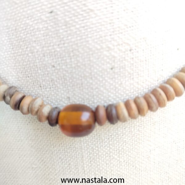 "Handcrafted Kuka Wood & sandalus Bead Necklace – قلادة مصنوعة يدويًا من خشب كوكا ووحبه سندلس قديمة" - Image 3
