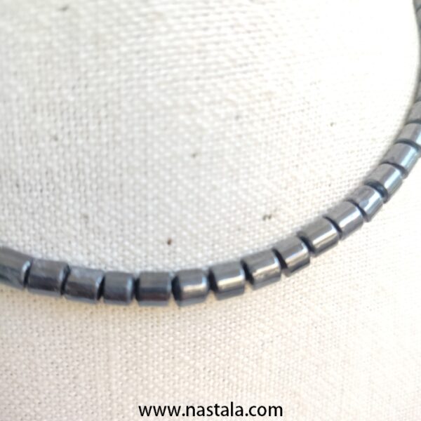Handcrafted Hematite Square Bead Necklace – قلادة مصنوعة يدويًا من خرز الهيماتيت المربع - Image 3