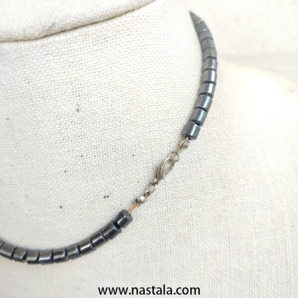 Handcrafted Hematite Square Bead Necklace – قلادة مصنوعة يدويًا من خرز الهيماتيت المربع - Image 2
